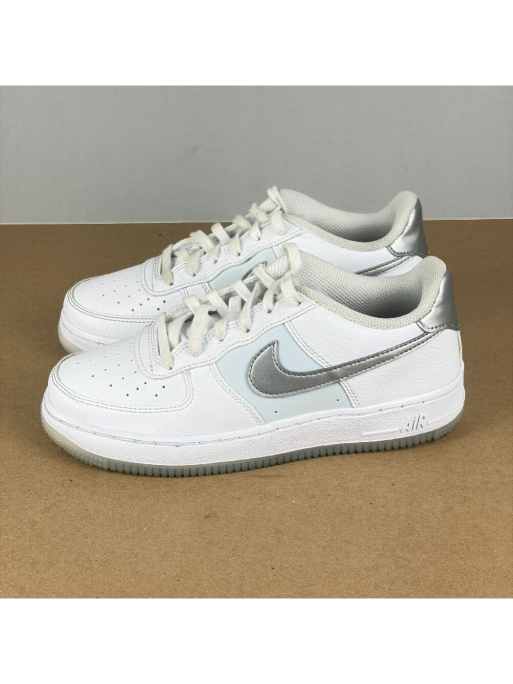 Nike Air Force 1 GS Leather Athletic Shoes Youth 4Y White Football Gray Lace Up